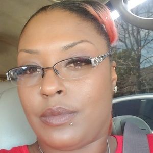 Meet your Posher, Nimia